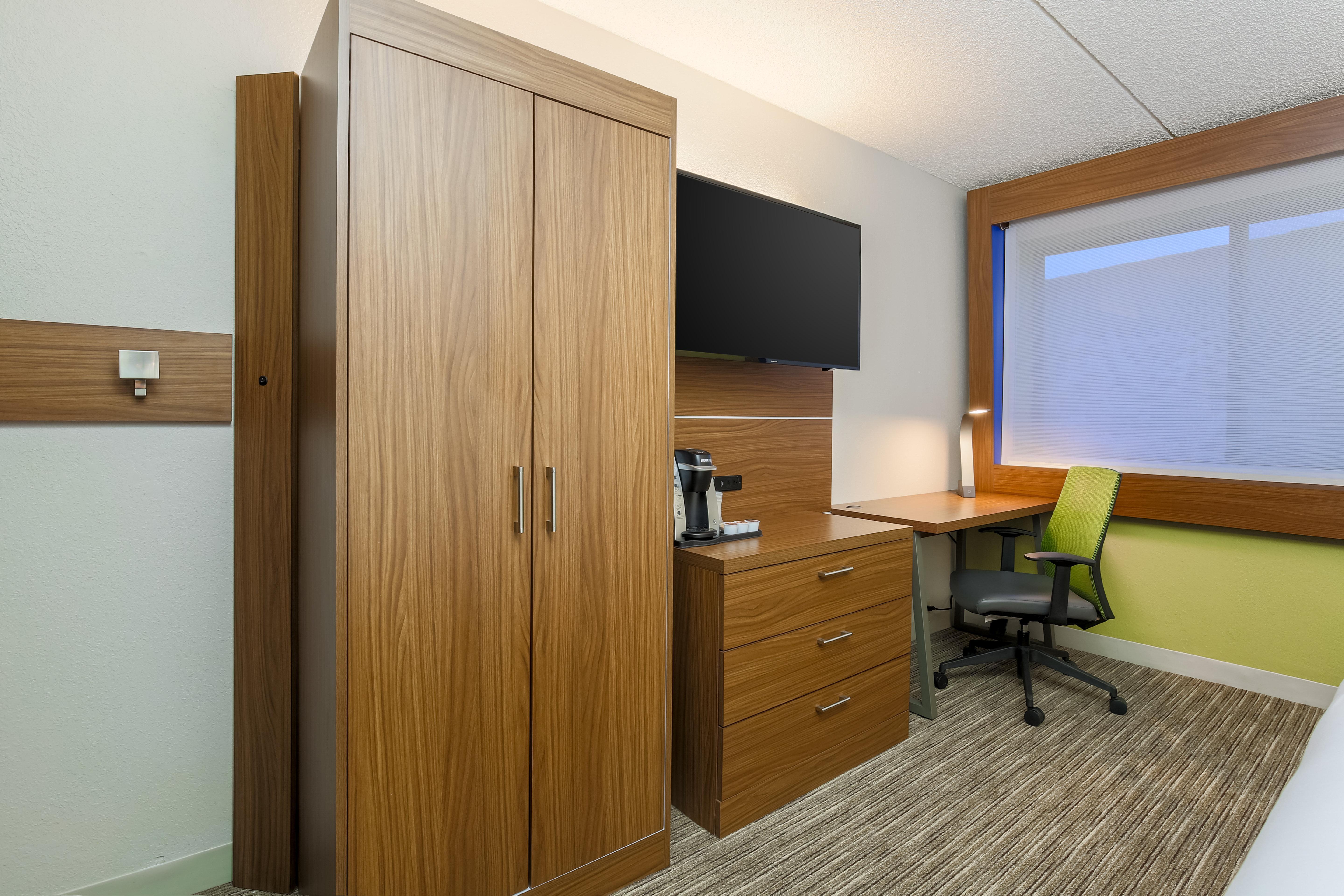 Holiday Inn Express Milwaukee - West Medical Center By Ihg Wauwatosa Exterior photo